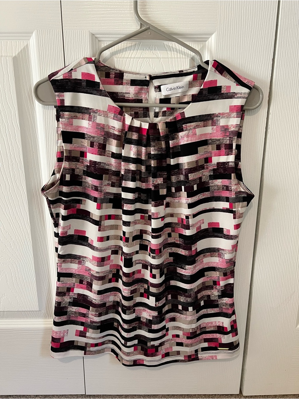 Calvin Klein Black, Pink & White Geometric Pleated Sleeveless Blouse
